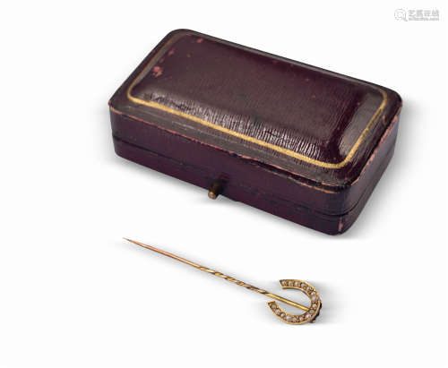 十九世纪 英国9K金马蹄型野生珍珠领针