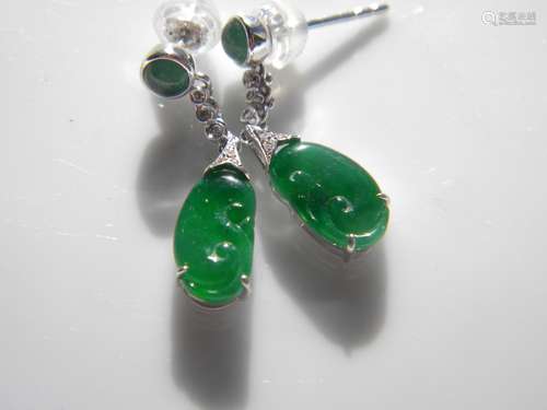 Pair of 18K Gold Diamond Green Jadeite Ruyi Earrings