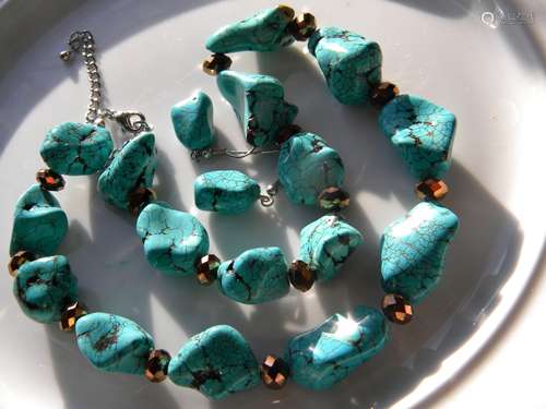 Set of Vintage Turquoise Necklace and Earrings