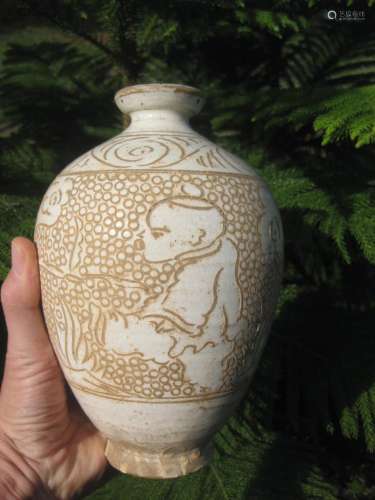 Chinese porcelain pottery Yuan dy Chizhou vase Playboys
