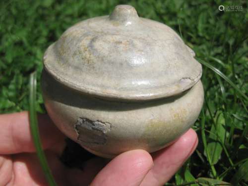 Chinese Yuan dynasty glazed lidded jar, Jingdezhen kiln