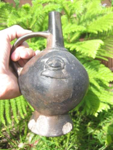 Pre-Columbian Lambayeque 750 AD black terracotta jar w handle
