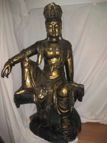 Chinese carved gilt wood seated Buddha, Qing/Ming 107 cm