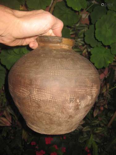 W. Zhou dynasty, 1000-900 BC, pottery jar 19.5cm