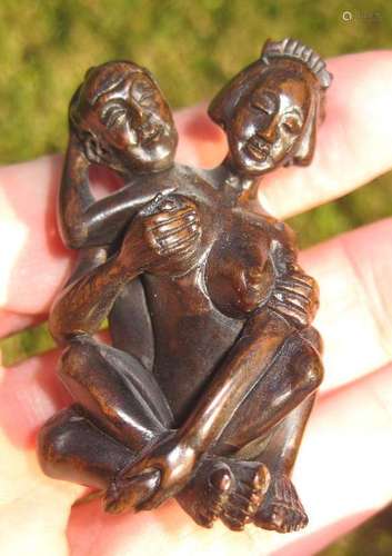 Japanese antique erotic wooden Netsuke, 2 Lovers 19th c