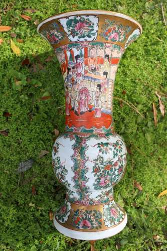 Masterpiece Chinese porcelain Rose Medallion Gu Vase, 42.5 cm, Qianlong mark