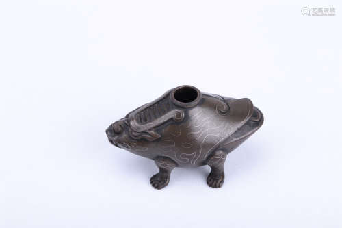 A CHINESE BRONZE FOO-DOG WATER POT WITH SILVER INLAIDED