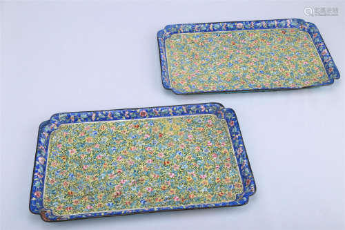 A PAIR OF CHINESE ENAMEL PLATES