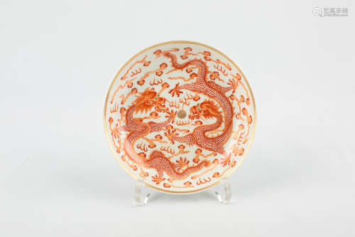 A CHINESE FAMILLE-ROSE PORCELAIN PLATE