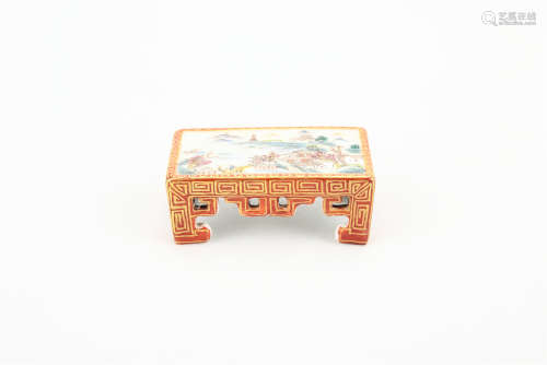 A CHINESE FAMILLE-ROSE PORCELAIN INK BED