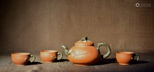 Set Chinese Yixin Teapot with Three Cups