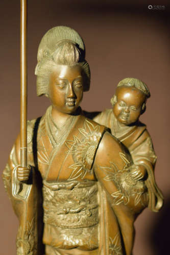 Japanese Bronze Sculpture of Mother Child with Umrella