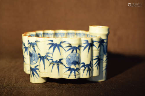 Japanese Blue White Porcelain Lobbed Bowl