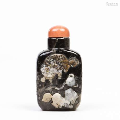 A BLACK CRYSTAL SNUFF BOTTLE