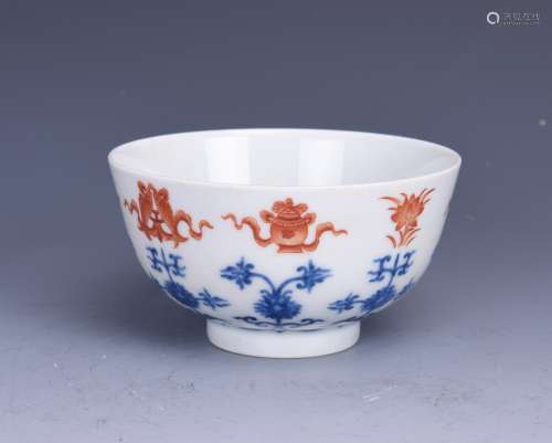 A IRON-RED GLAZE &  BLUE AND WHITE BOWL