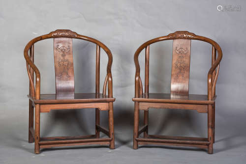 A PAIR OF CHINESE HUANGHUALI OR HARDWOOD CHAIRS