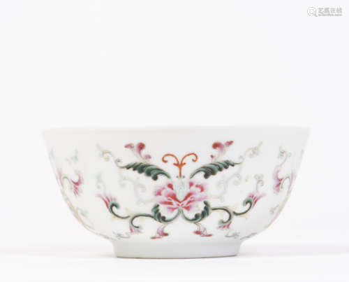 A FAMILLE ROSE LOTUS BOWL