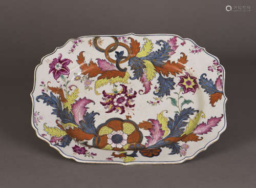 A FAMILLE ROSE PORCELAIN PLATE