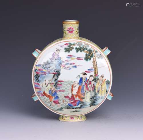 A CHINESE FAMILLE ROSE VASE