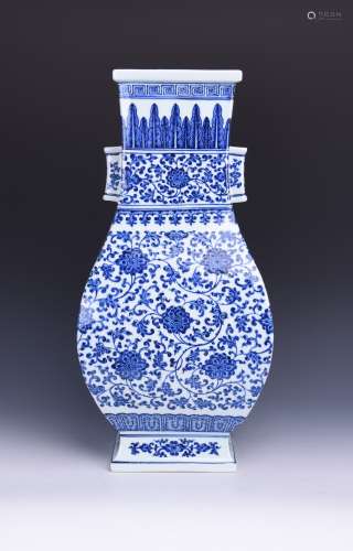 A BLUE AND WHITE HU-FORM VASE WITH LOTUS PATTERNS