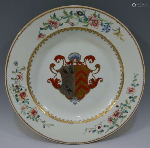 CHINESE ANTIQUE FAMILLE ROSE PORCELAIN ARMORIAL PLATE - 18TH CENTURY