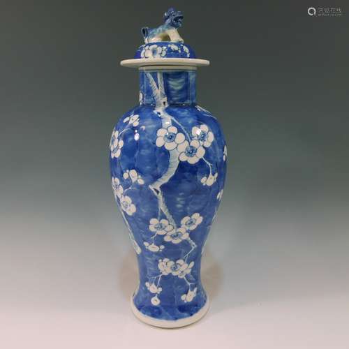 CHINESE ANTIQUE BLUE WHITE COVER VASE - KANGXI 19TH CENTURY