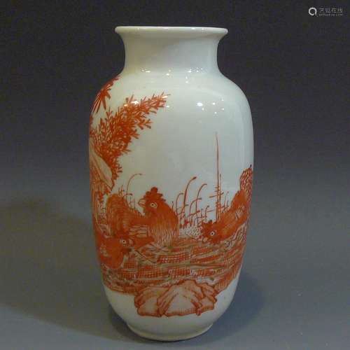 ANTIQUE CHINESE IRON RED PORCELAIN VASE - 19TH CENTURY