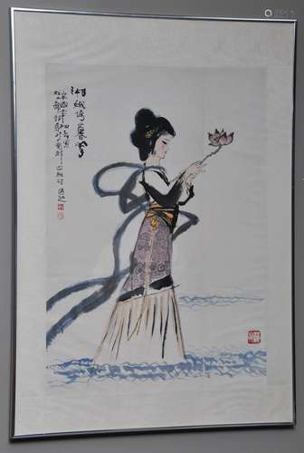 Scroll painting. China. 20th century. Ink and colours on paper. Woman in T'ang Dynasty costume holding a bouquet of flowers. Signed Su Guo Chao (born 1945). 27-1/4