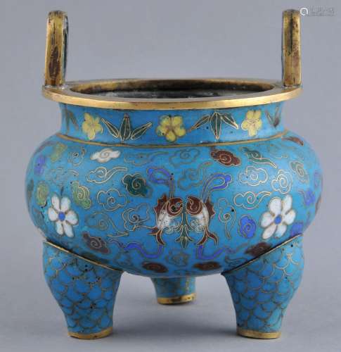 Cloisonne censer. China. 18th/early 19th century. Decoration of Buddhist auspicious emblems on a turquoise ground (damage). 5