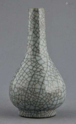 Porcelain vase. China. 20th century. Hanging gall form. Kuan style Celadon with crackle. 5-1/4