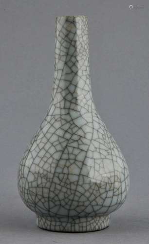 Porcelain vase. China. 20th century. Hanging gall form. Kuan style Celadon with crackle. 5-1/4