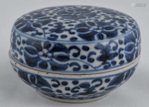 Porcelain Incense box. China. 19th century. Underglaze blue floral decoration. Cheng Hua mark. 4 