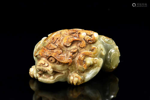 JADE CARVED 'MYTHICAL TOAD' FIGURE