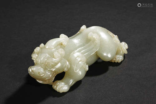 CELADON JADE MYTHICAL BEAST 'PIXIU' CARVING