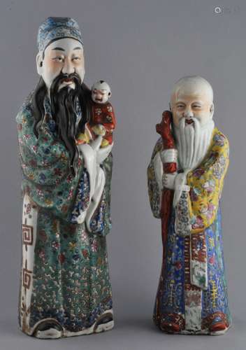 Lot of two Famille Rose figures of Deities. China. Circa 1950. 17