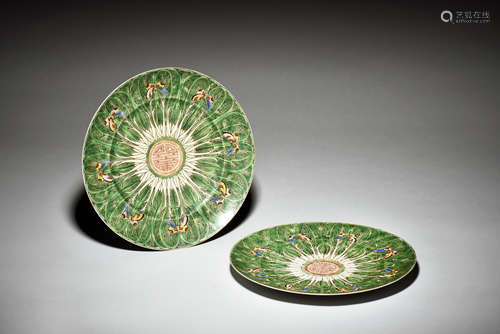 PAIR OF FAMILLE VERTE 'BUTTERFLY' DISHES