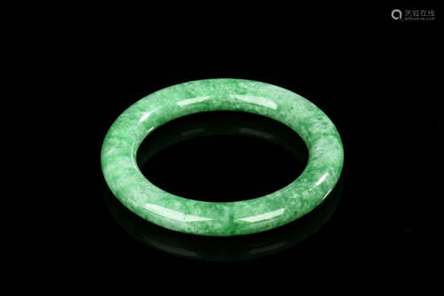 JADEITE BANGLE