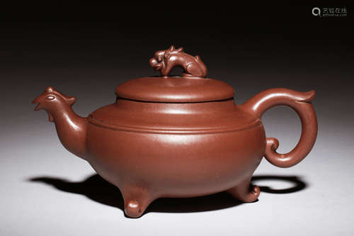 YIXING ZISHA 'MYTHICAL BEASTS' TRIPOD TEAPOT