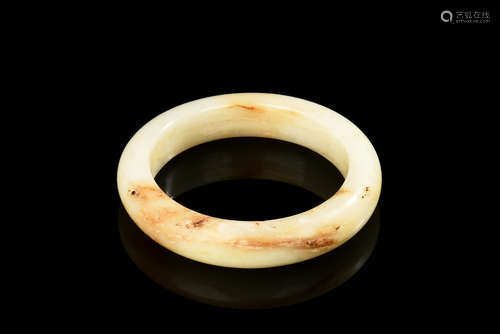 WHITE JADE BANGLE BRACELET