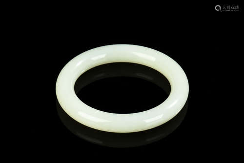 HETIAN JADE BANGLE WITH GIA CERTIFICATE