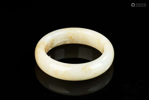 WHITE JADE BANGLE BRACELET