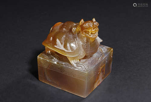 AGATE CARVED 'DRAGON TURTLE' STAMP SEAL