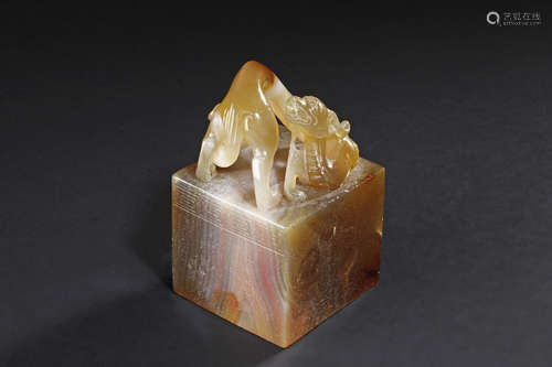 AGATE CARVED 'DRAGON' STAMP SEAL