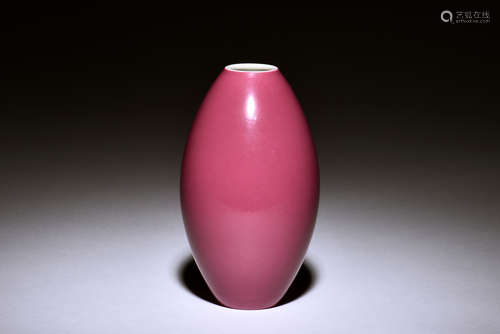 MONOCHROME PINK GLAZED OLIVE VASE