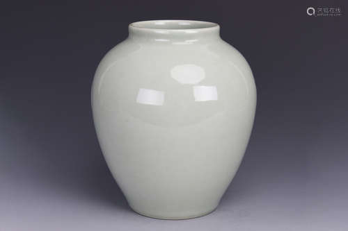 CELADON WHITE GLAZED JAR