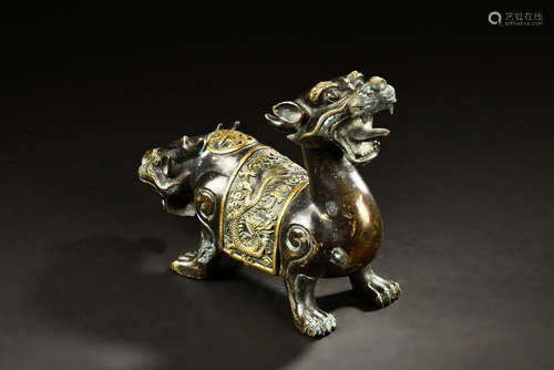 BRONZE CAST 'TWO-HEAD QILIN' FIGURE