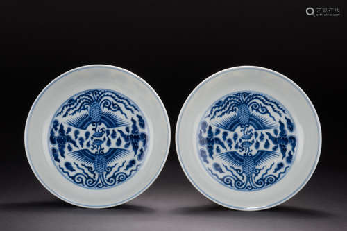 PAIR OF BLUE AND WHITE PHOENIX PLATES