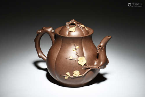 YIXING ZISHA 'FLOWERS' LOBED TEAPOT