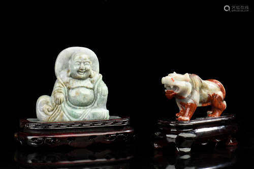 A JADE CARVING AND AN AGATE CARVING