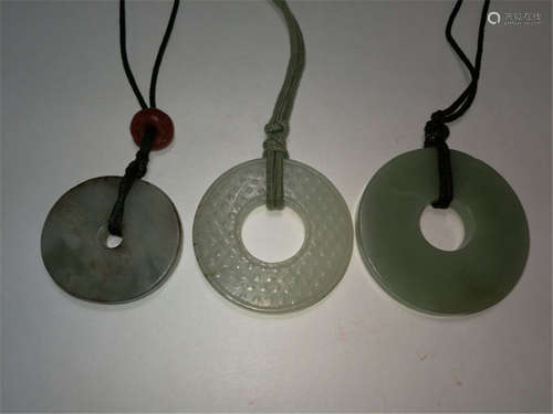 Three Chinese Jade Carving Pendants Ming / Qing Dyansty